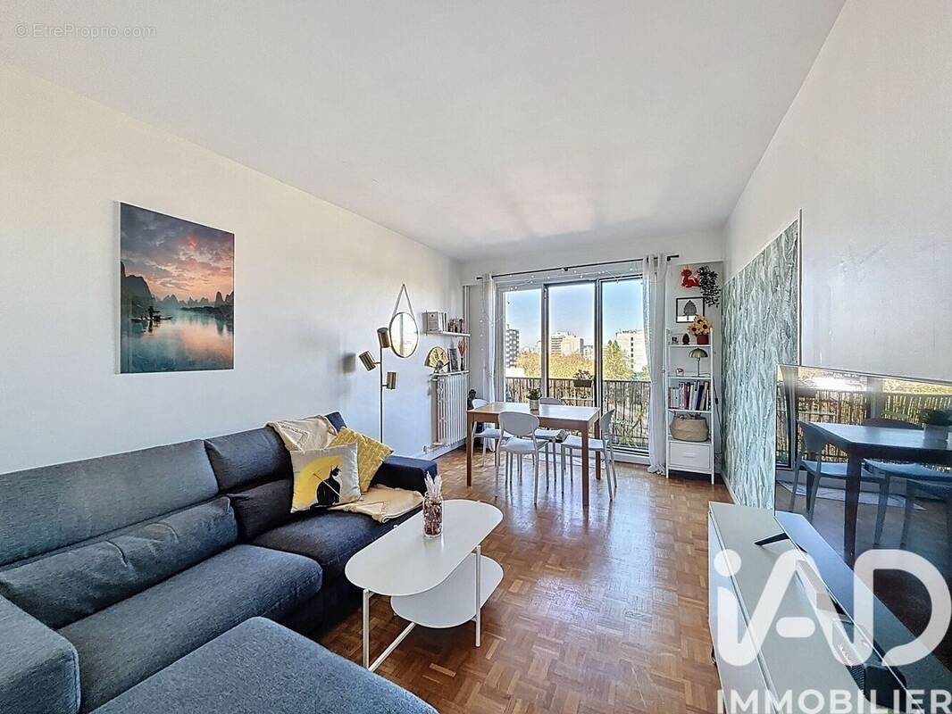 Photo 1 - Appartement à MONTROUGE