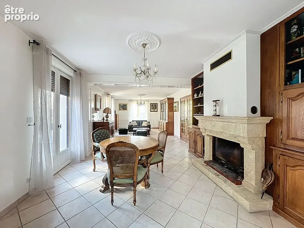 Maison de vigneron de 215 m²  volumes généreux et fort potentiel - photo 4