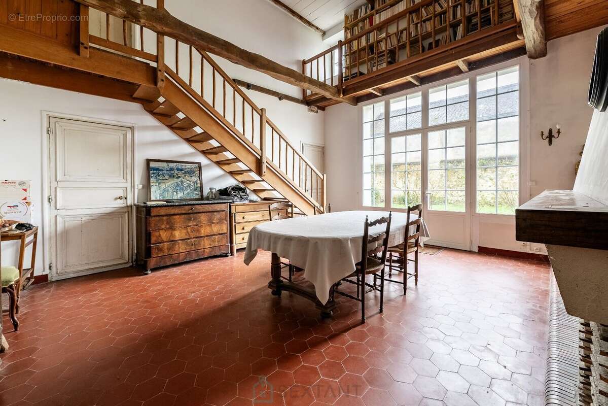 Maison à MAGNY-LES-HAMEAUX