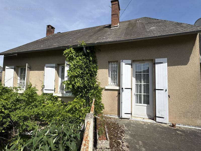 Maison à ARNAC-POMPADOUR