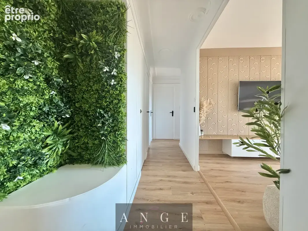 Appartement t4 - 70m2 - balcon - garage - cave - quartier claret / hôpital saint anne - photo 2