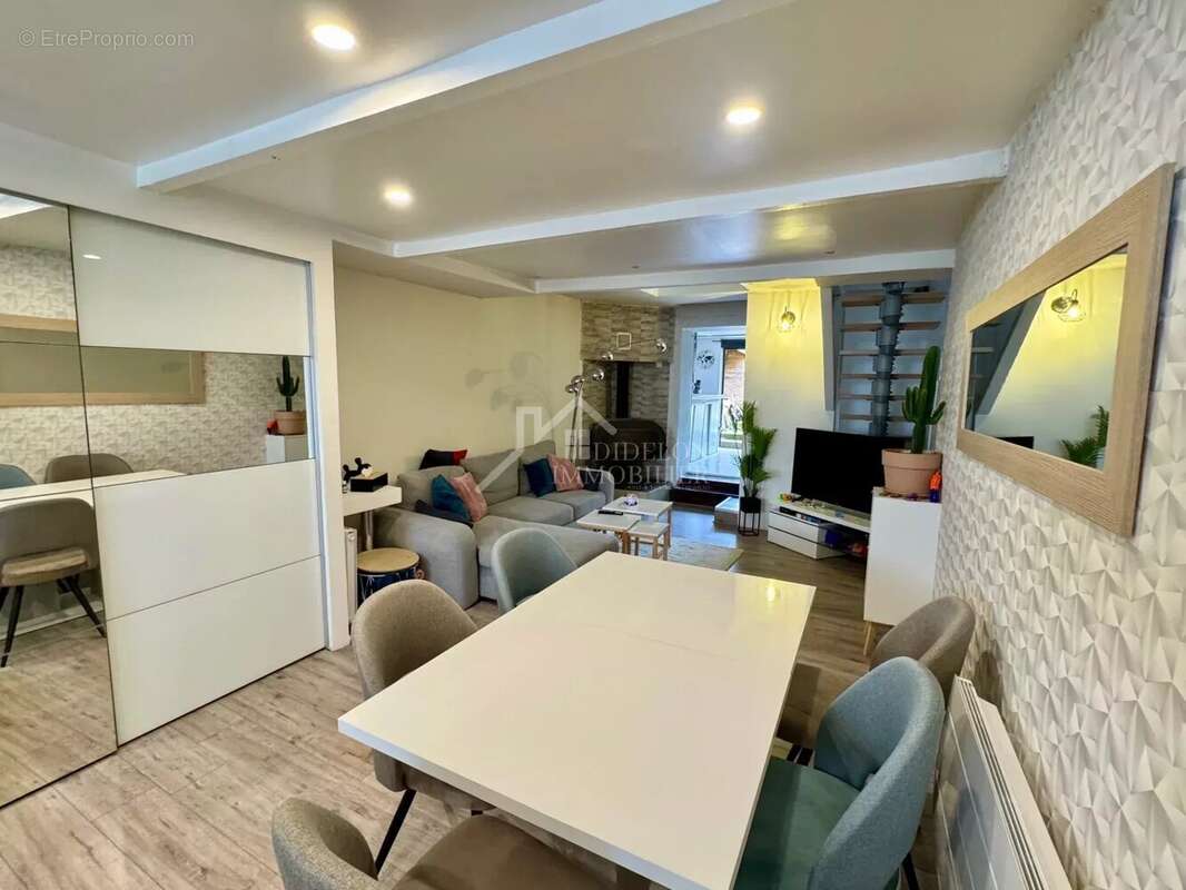 Maison à JEZAINVILLE