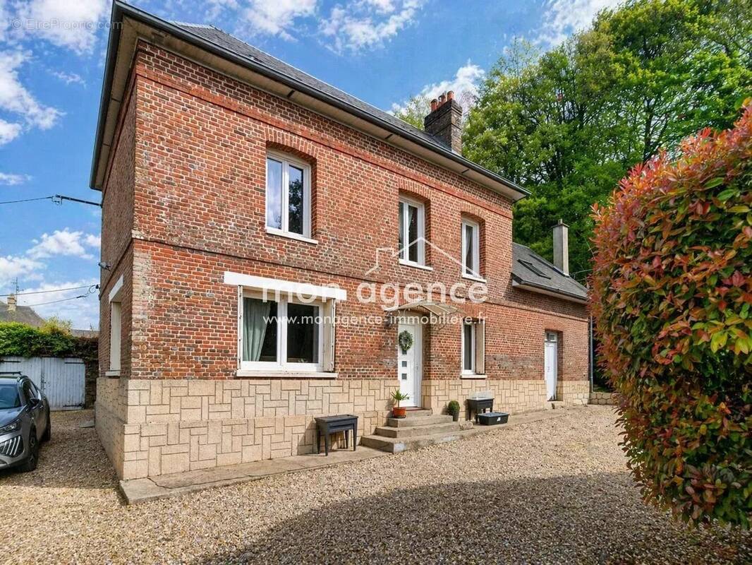 Maison à LA NEUVILLE-CHANT-D'OISEL