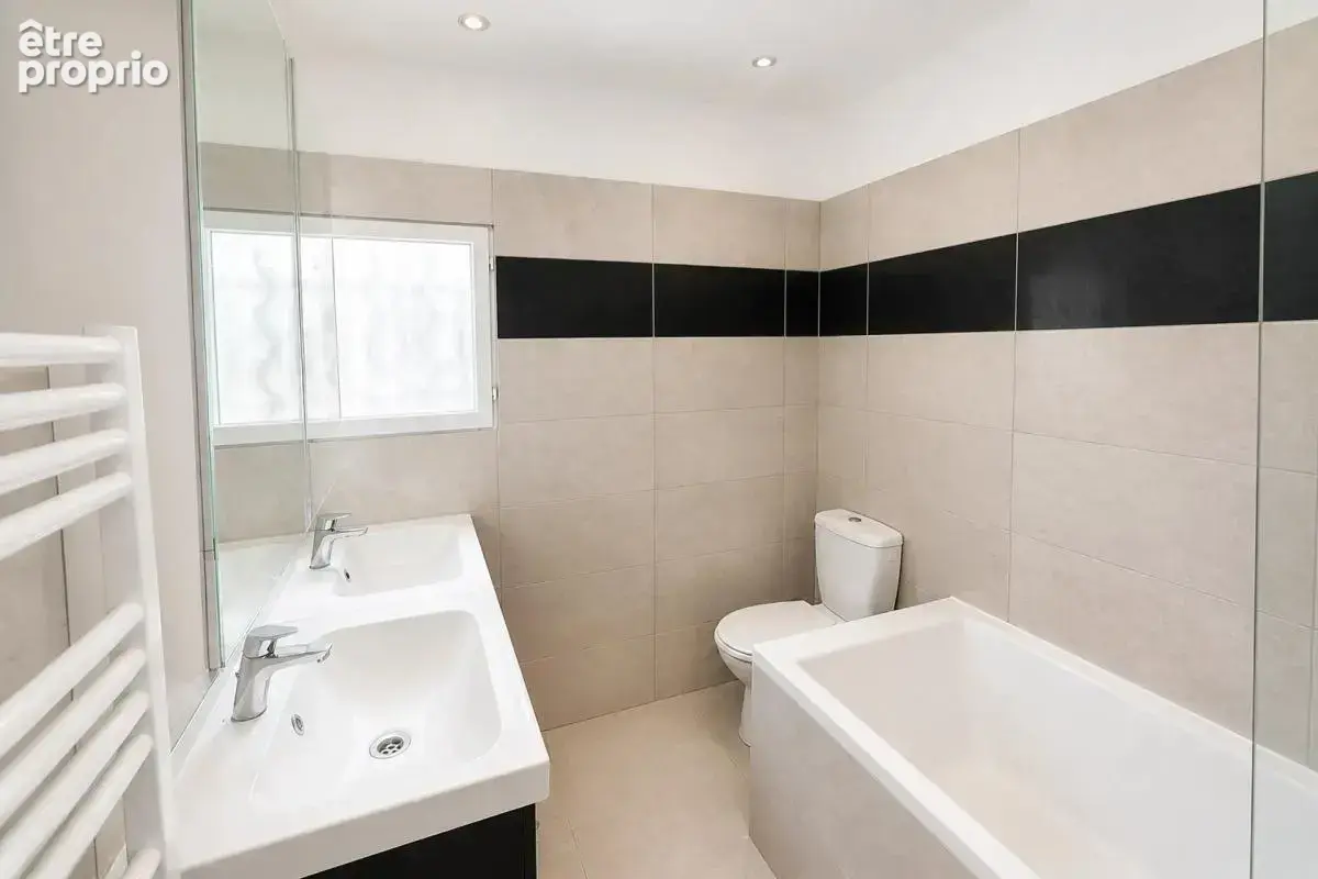 Maison de 6 pièces de 130 m² à Lapeyrouse-Mornay - photo 21