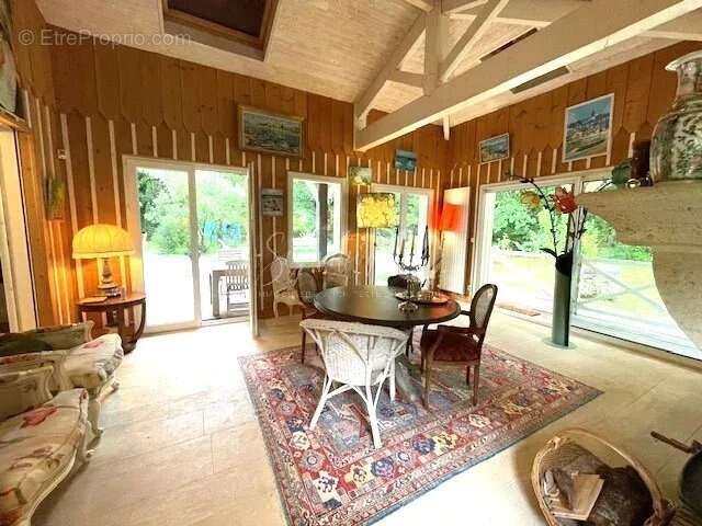 Maison à BLANQUEFORT