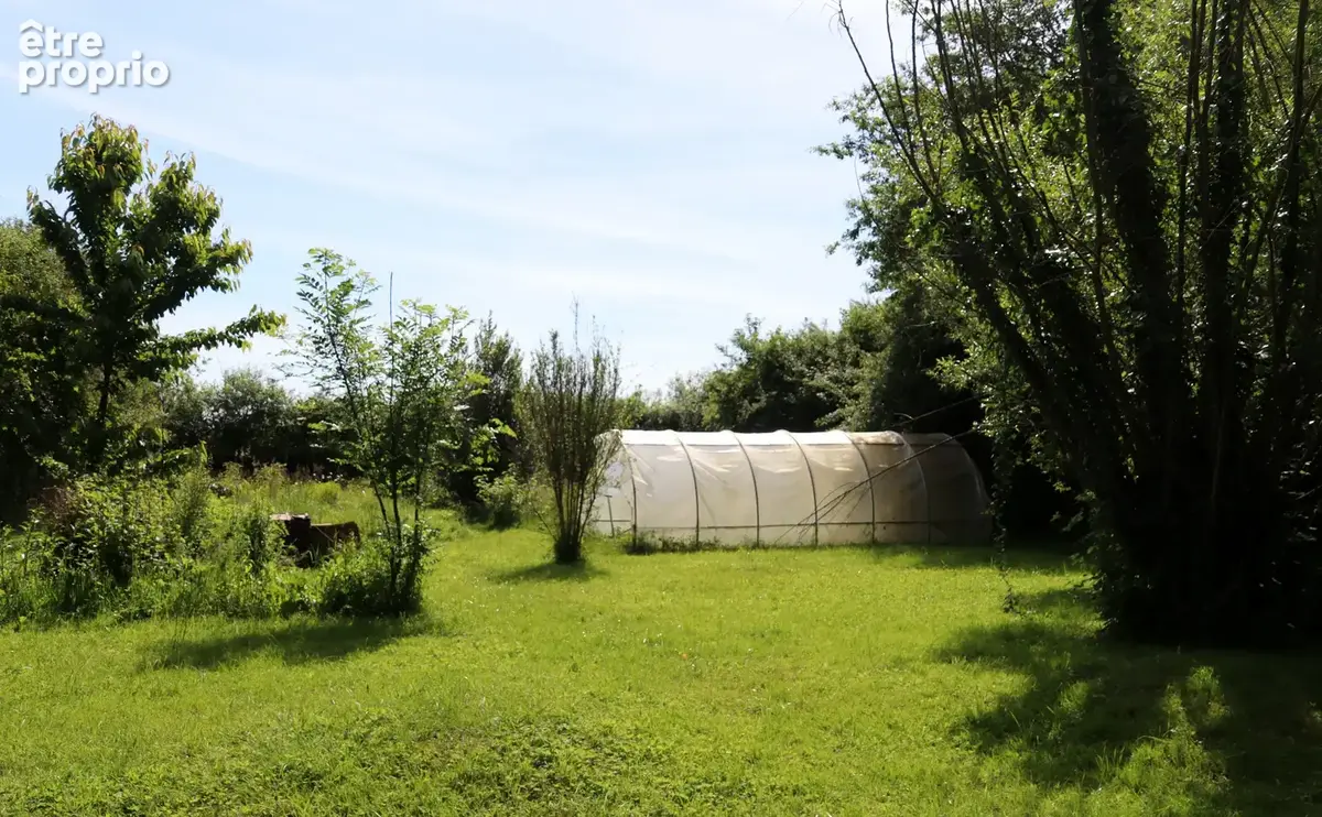 Environnement particulièrement calme avec une magnifique vue dégagée à CURCIAT DONGALON – 181 m² habitables sur 6970 m² de terra - photo 14