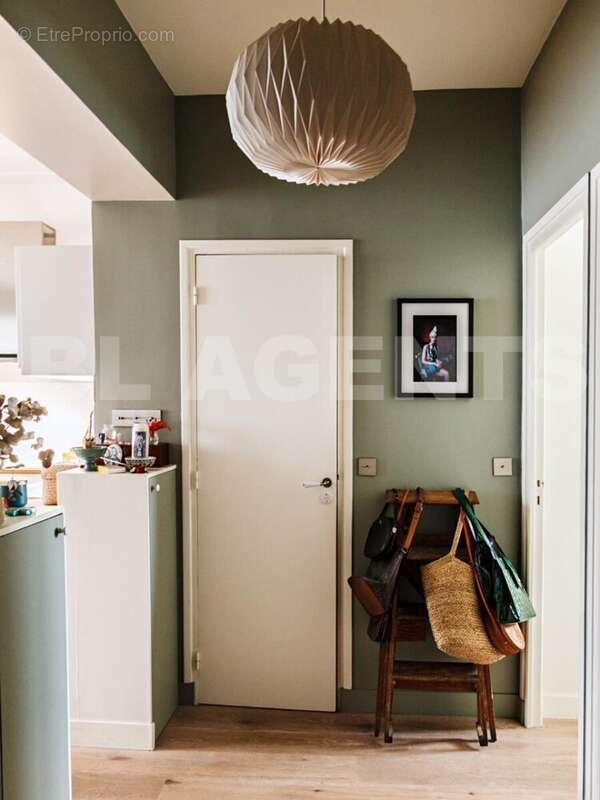 Entrée - Appartement à COURBEVOIE