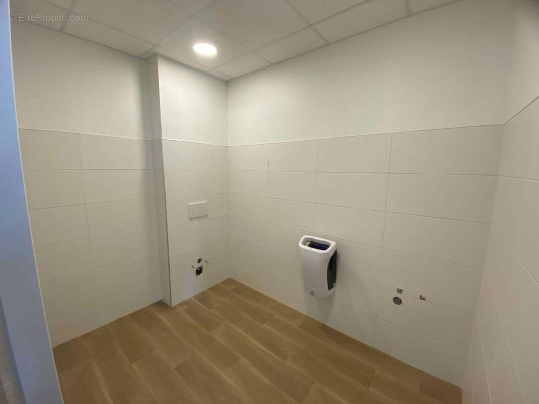 Commerce 275 m² à Essey-Les-Nancy  - photo 9