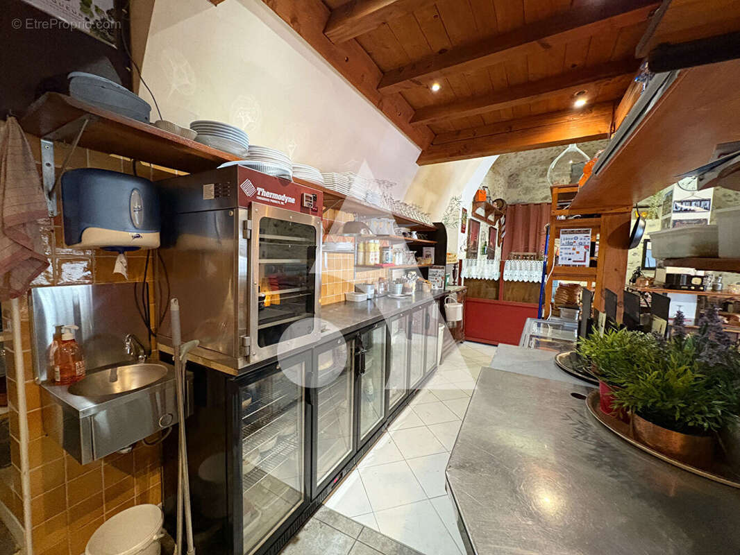 Commerce à VALLON-PONT-D&#039;ARC