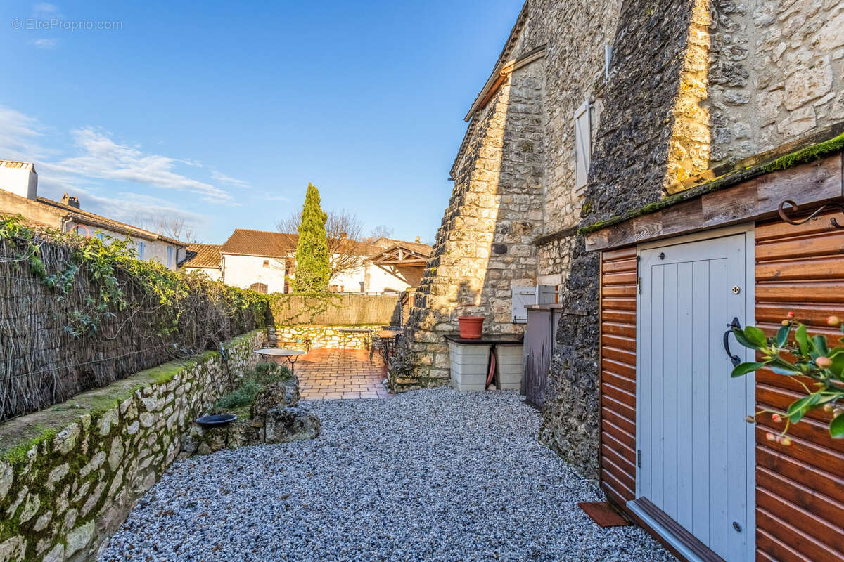Maison de village avec jardin - photo 4