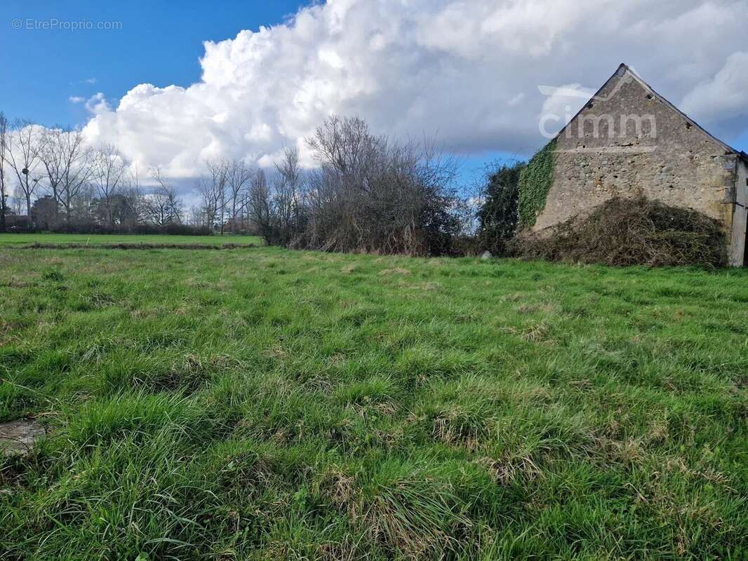 Terrain à BALLAN-MIRE