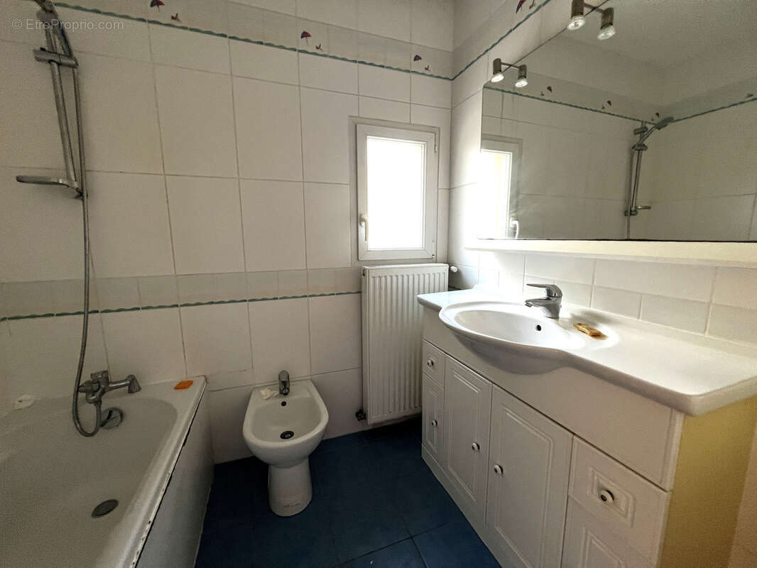 Maison mitoyenne par le garage - photo 7