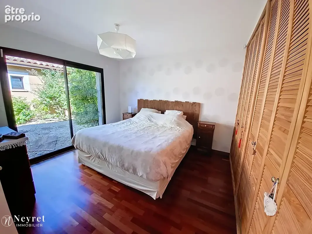 Rare : Maison d'architecte d'exception de 308 m2 sur son terrain paysagé de 2546 m2 - photo 12