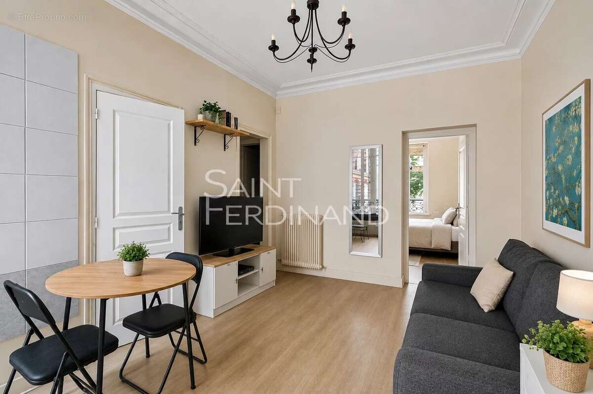 Appartement à NEUILLY-SUR-SEINE
