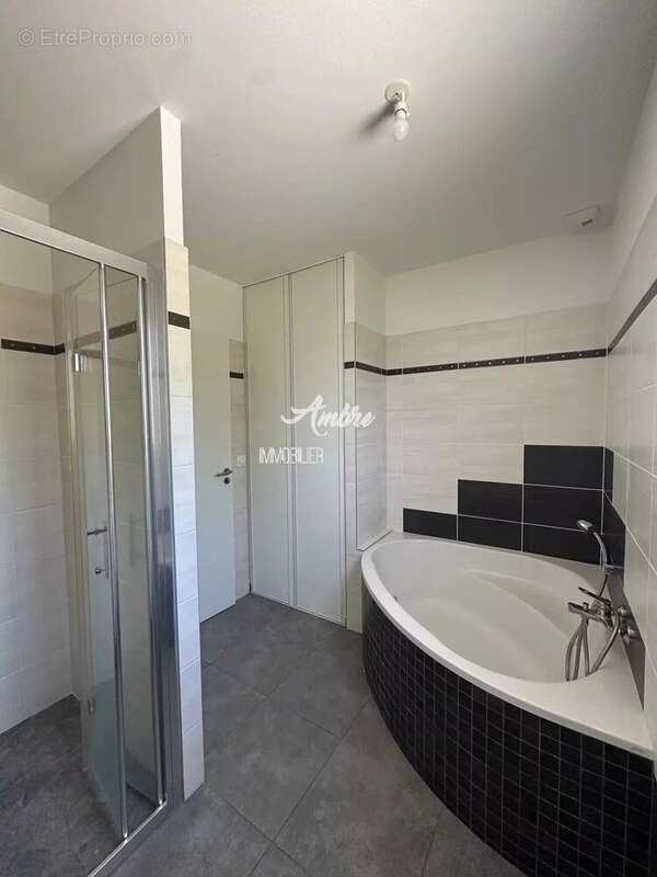 MONTELEGER Maison récente de 130 m² Type 6 - photo 15