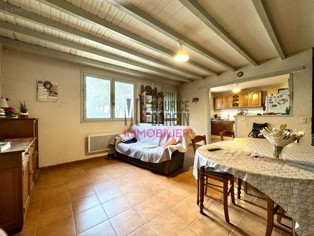 Maison à PERNES-LES-FONTAINES