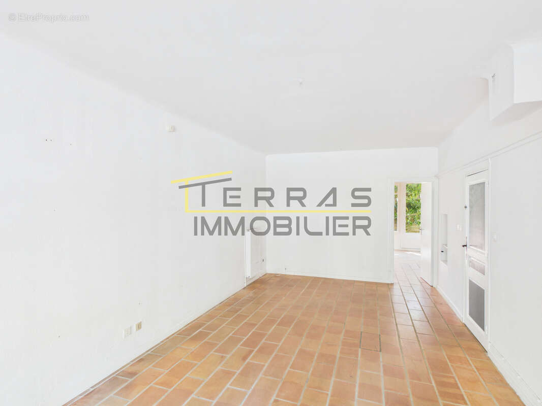 Appartement à VALREAS
