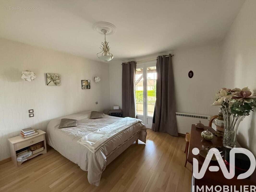 Maison 152 m² à Saint-Ennemond  - photo 5