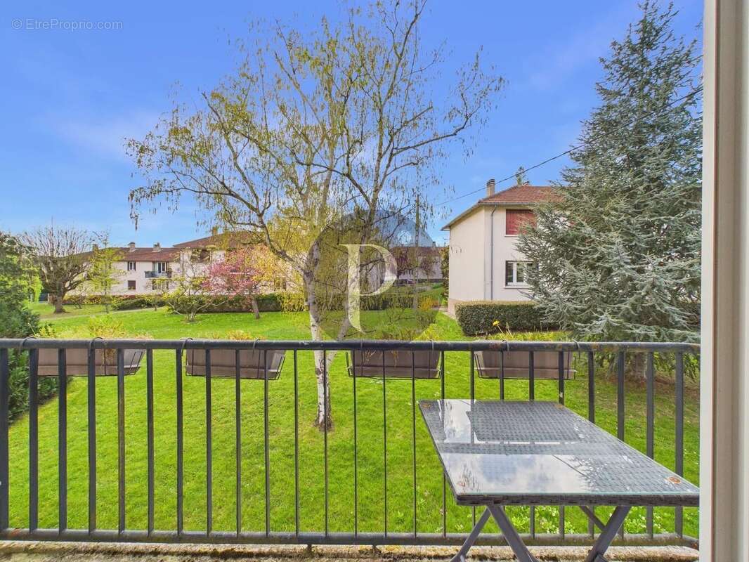 Appartement à VERRIERES-LE-BUISSON