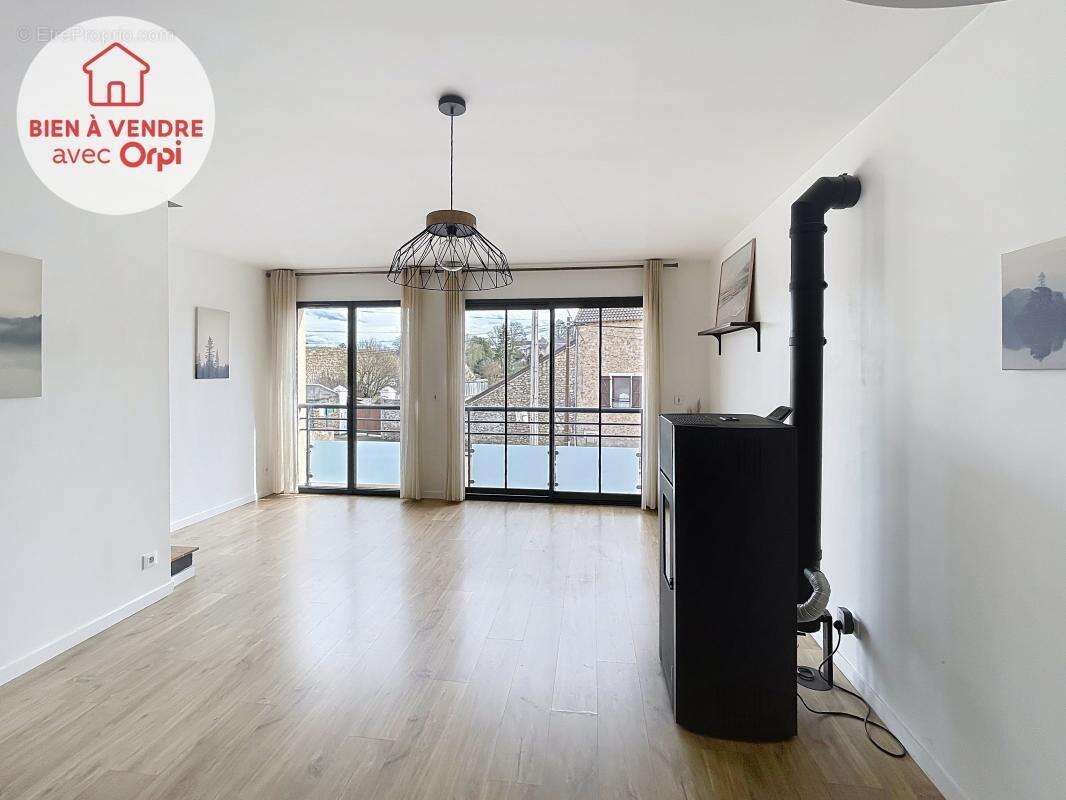 Maison à OINVILLE-SUR-MONTCIENT