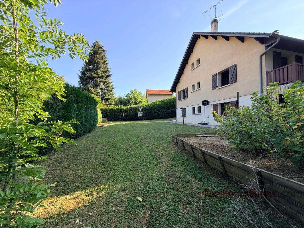 Maison familiale rénovée - 7 pièces - 5 chambres - Grand jardin - Lons-le-Saunier - photo 17