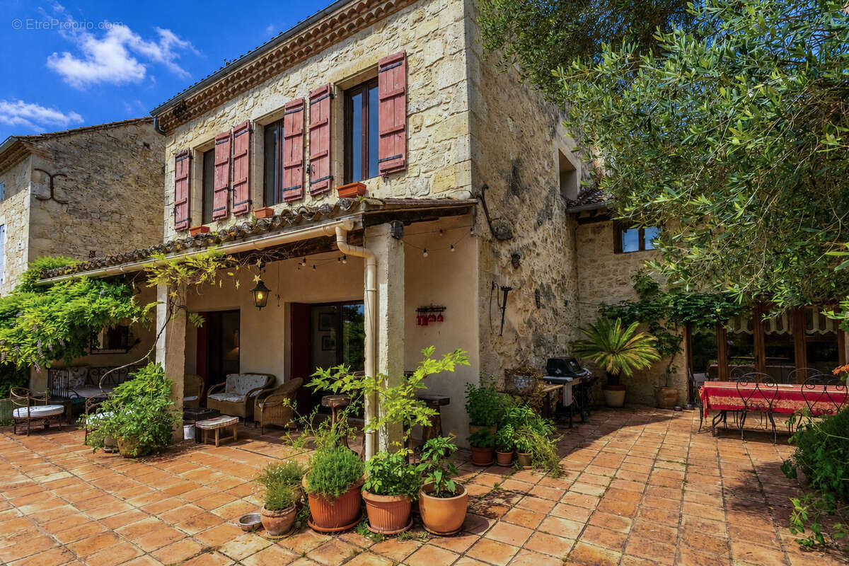 Maison de village avec jardin et dépendance/garage - photo 25