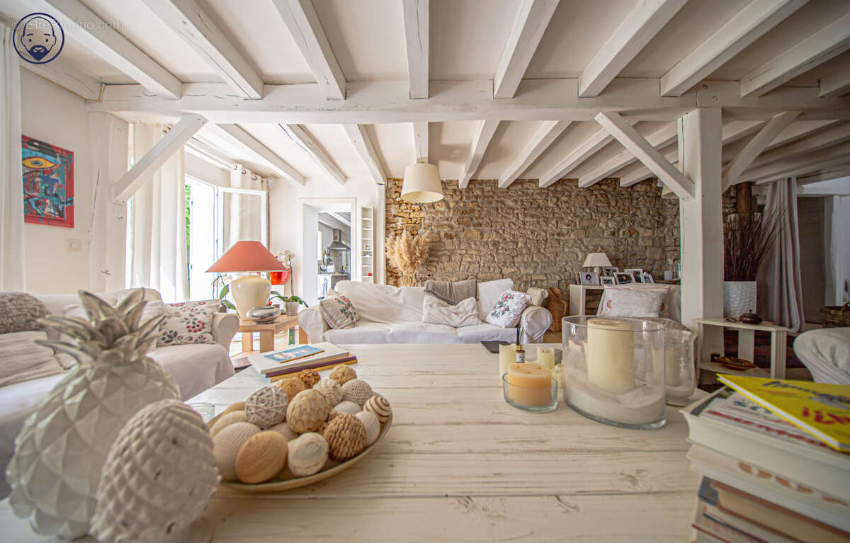 Coup de cœur ! Maison de charme avec terrasse, grand jardin et dépendance - photo 4