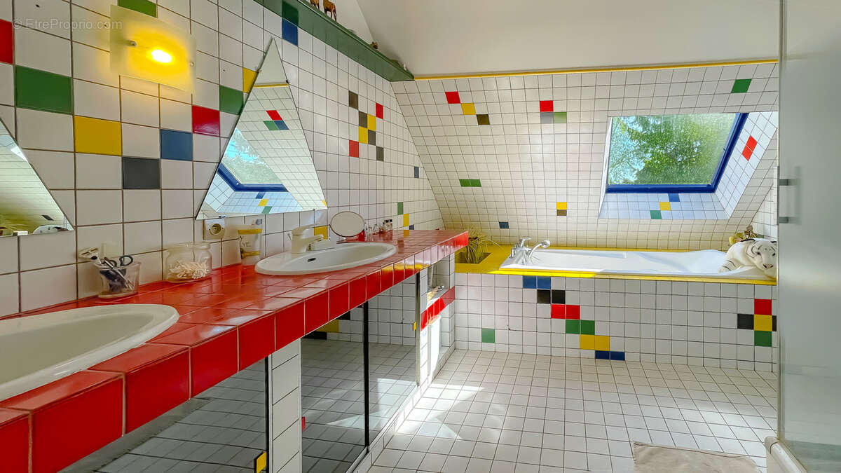 Maison à YVRE-L'EVEQUE