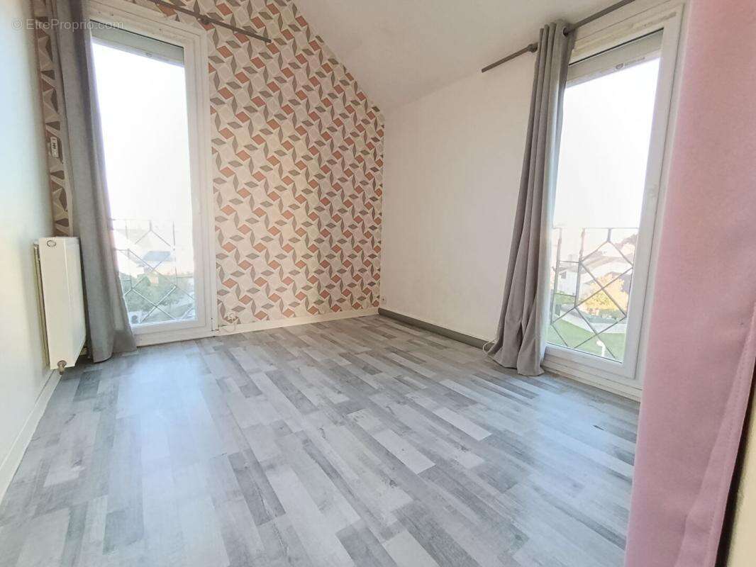 Appartement à MOISSY-CRAMAYEL