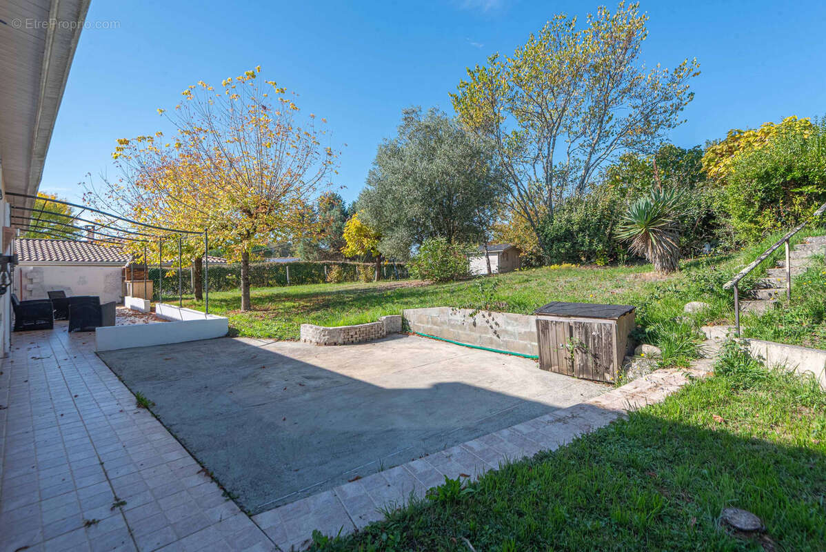 Maison à FARGUES-SAINT-HILAIRE