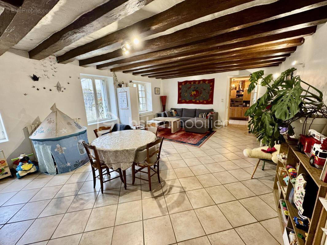 Maison à SAINT-CYR-SUR-LOIRE