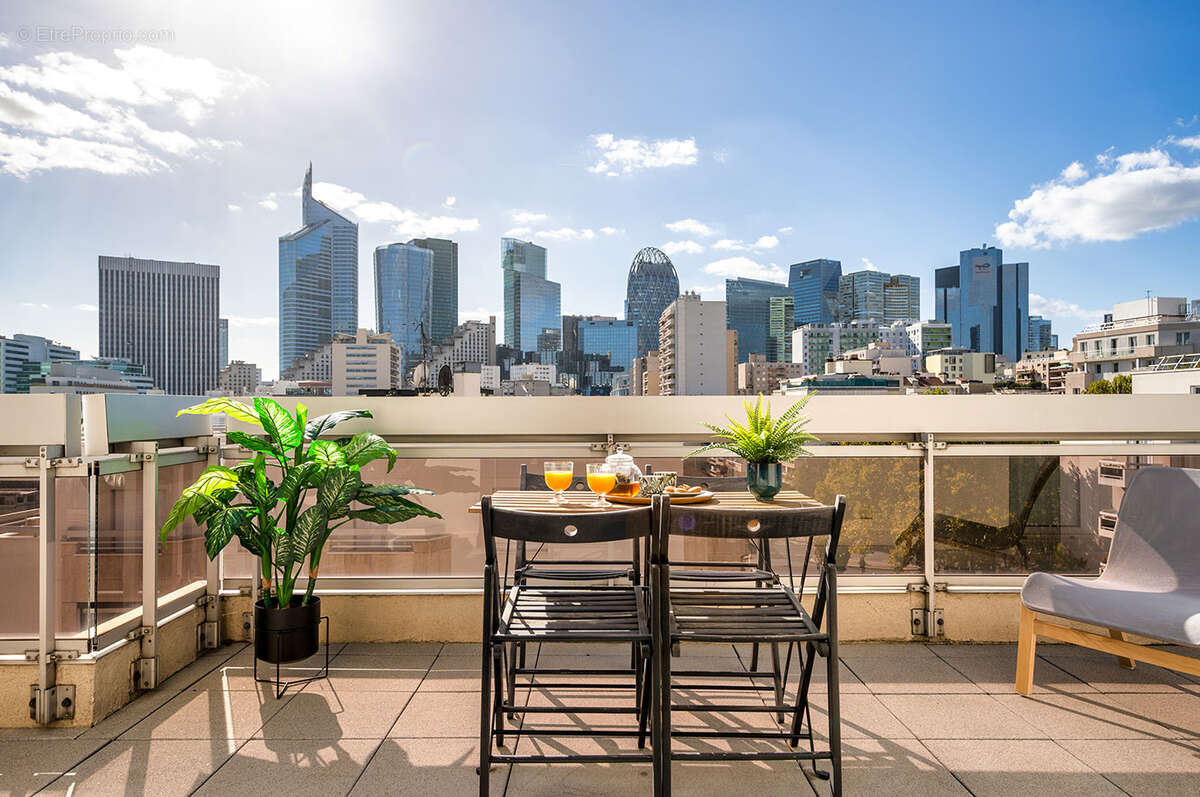Appartement à COURBEVOIE