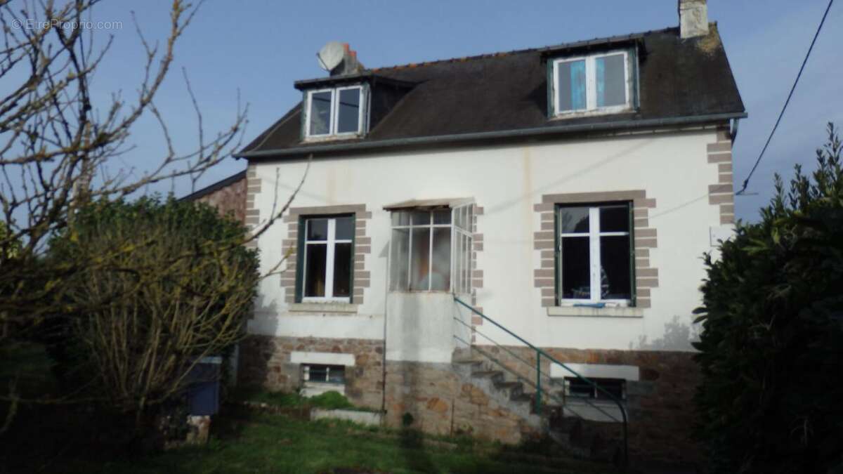 Maison à PLOUMAGOAR