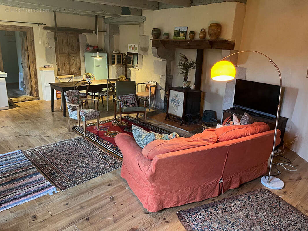 Maison de caractère - près de Villeneuve d'Aveyron - photo 3