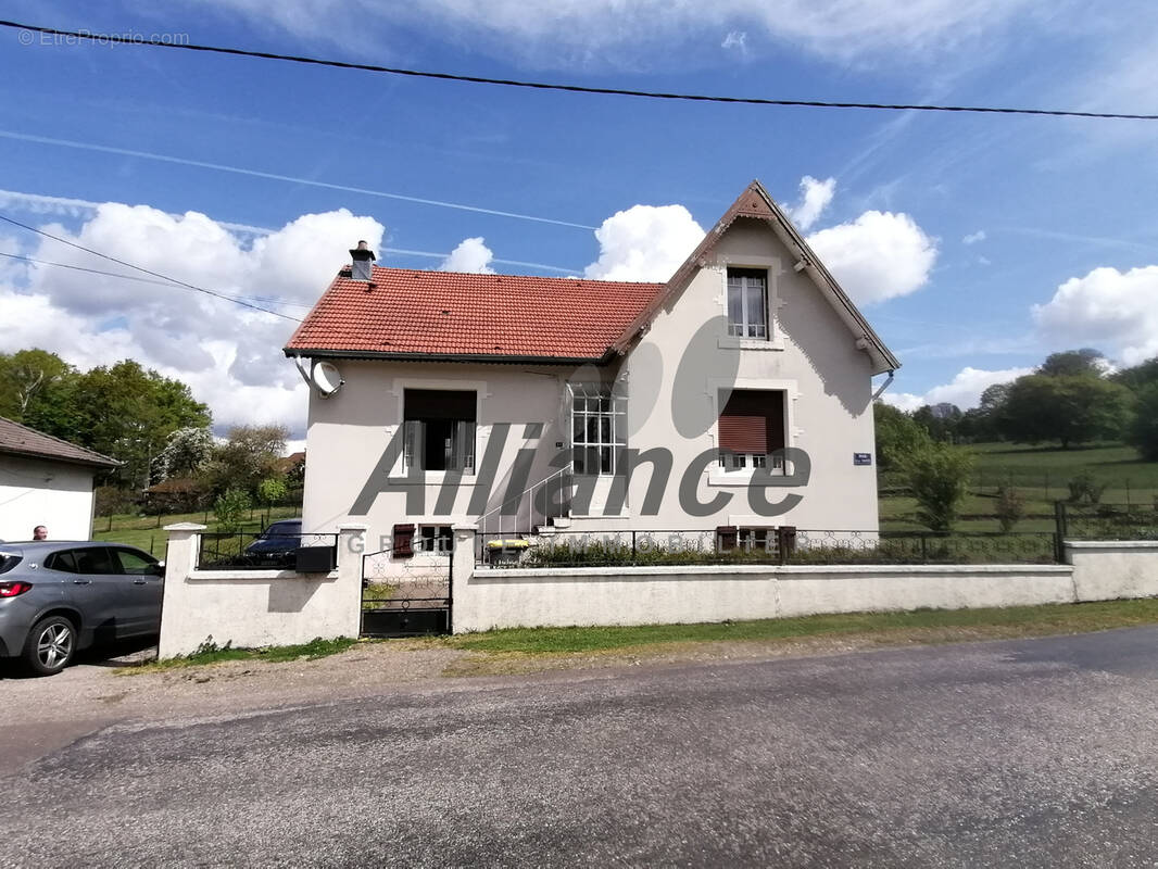 Maison à AILLEVILLERS-ET-LYAUMONT