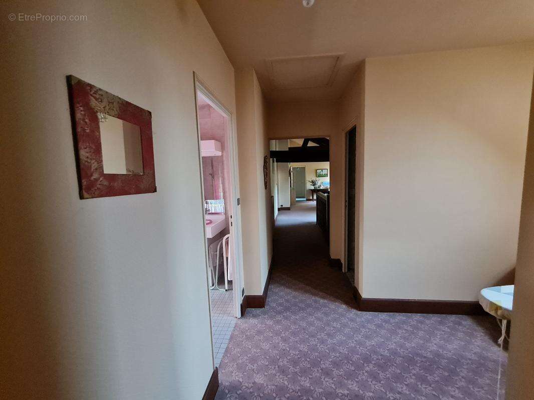 À vendre – T2 de 45 m² à rénover – Hypercentre de Melesse - photo 4