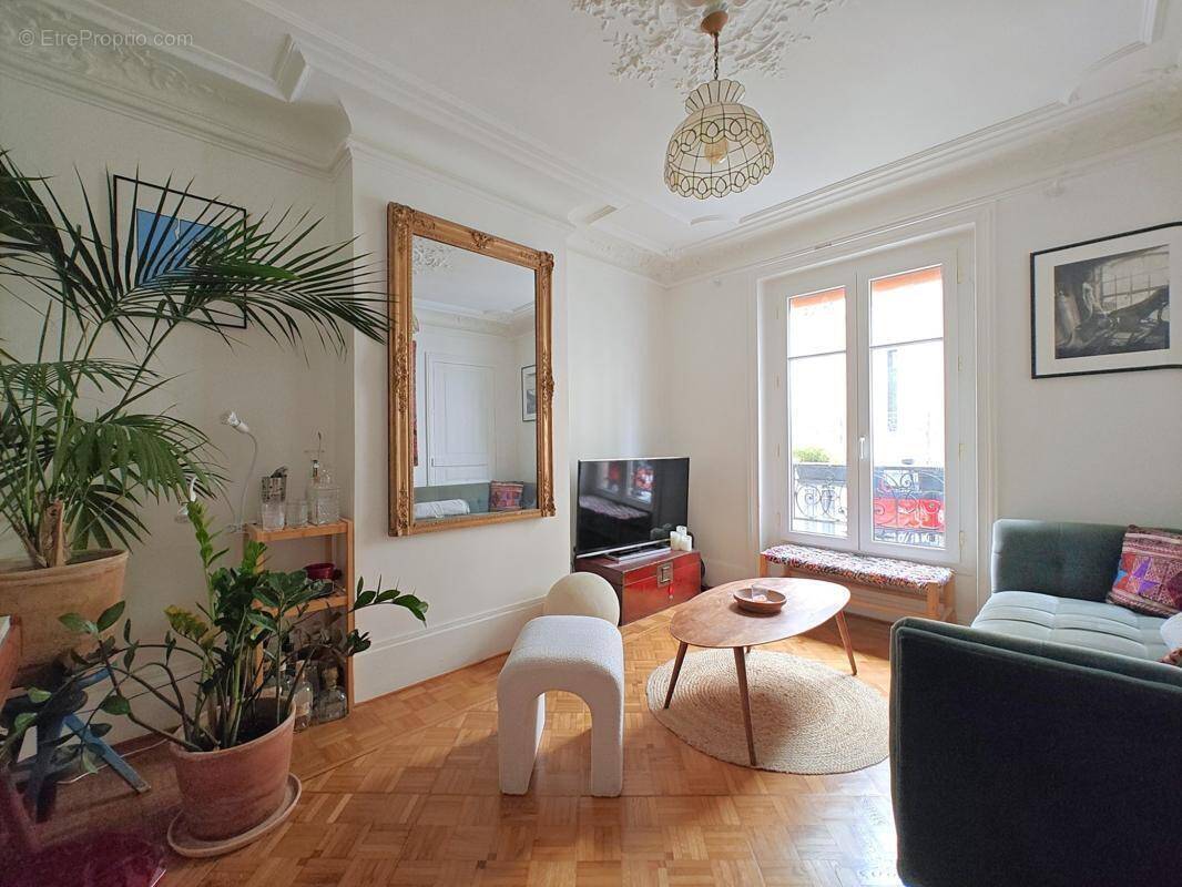 Appartement à PARIS-18E