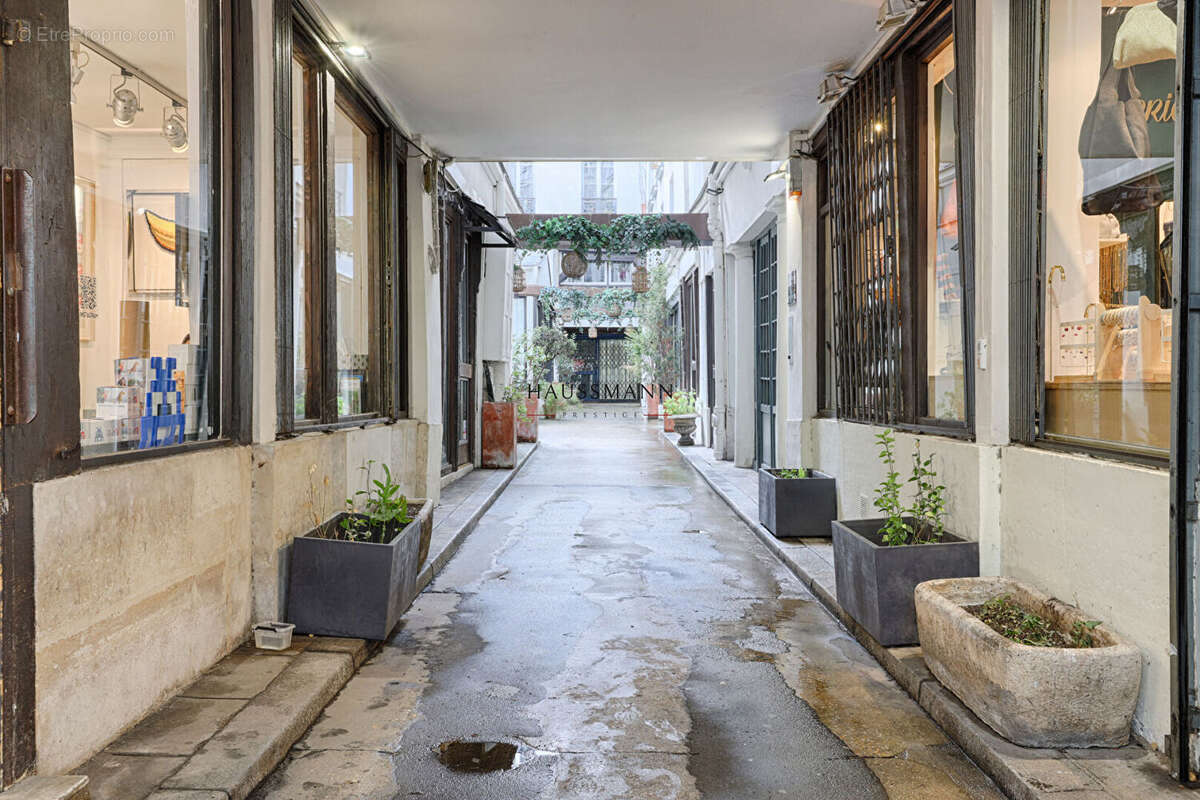 Appartement à PARIS-1E