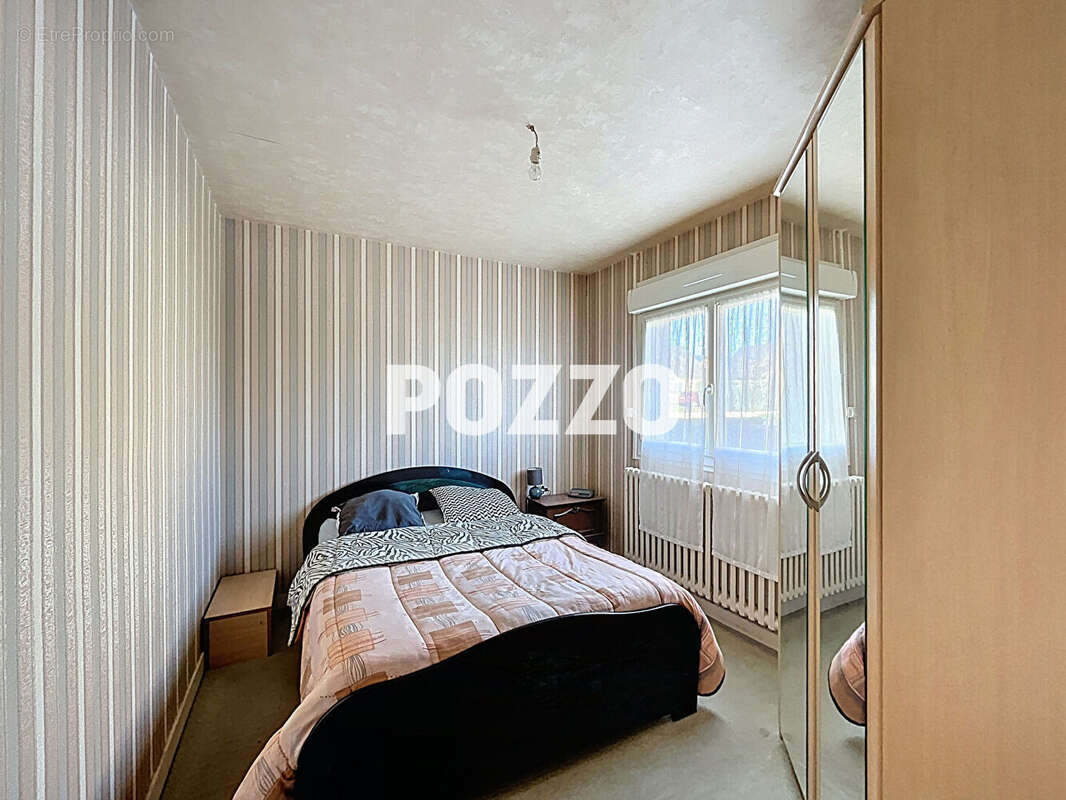 Maison à SAINT-HILAIRE-DU-HARCOUET