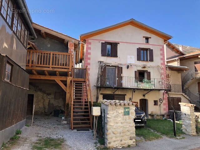 Maison à THORAME-BASSE