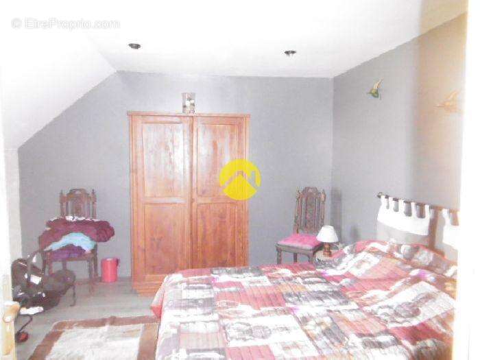 Maison à SAINT-HILAIRE-SUR-BENAIZE