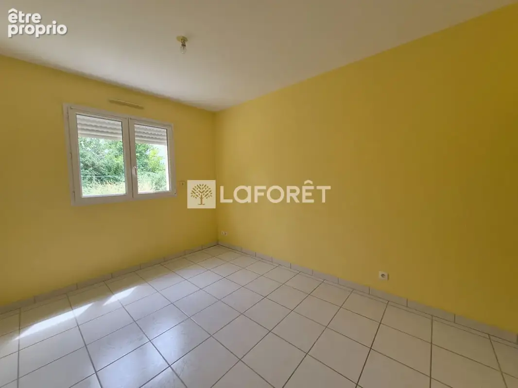 Maison  plain pied, 3 chambres, jardin et garage - photo 7