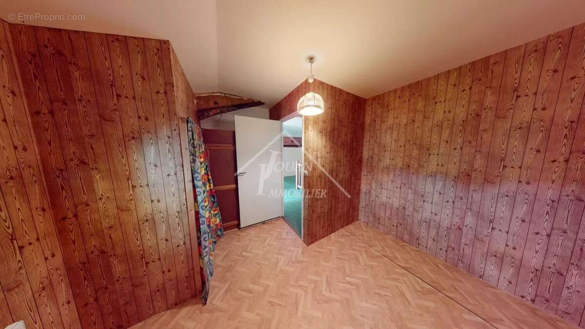 Maison à BELLENAVES