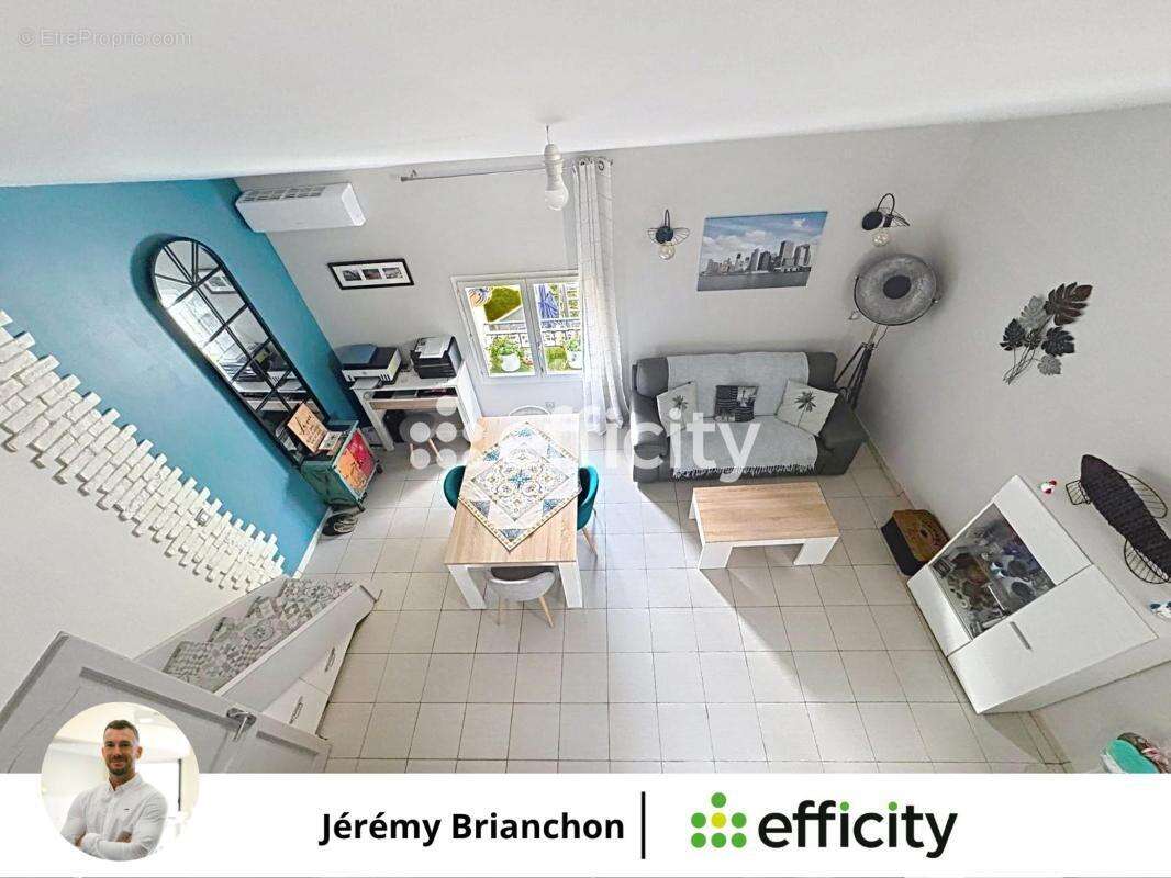 Appartement à VENELLES