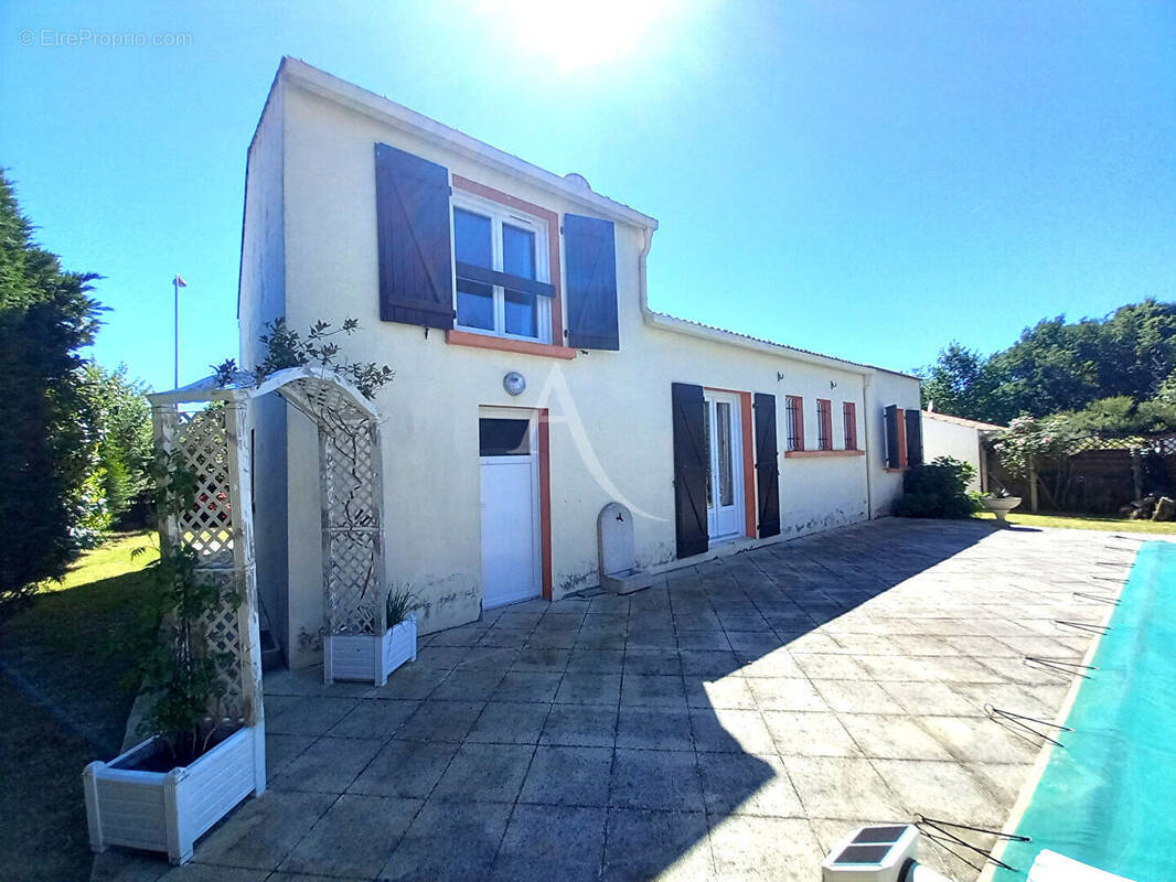Maison à LANDEVIEILLE