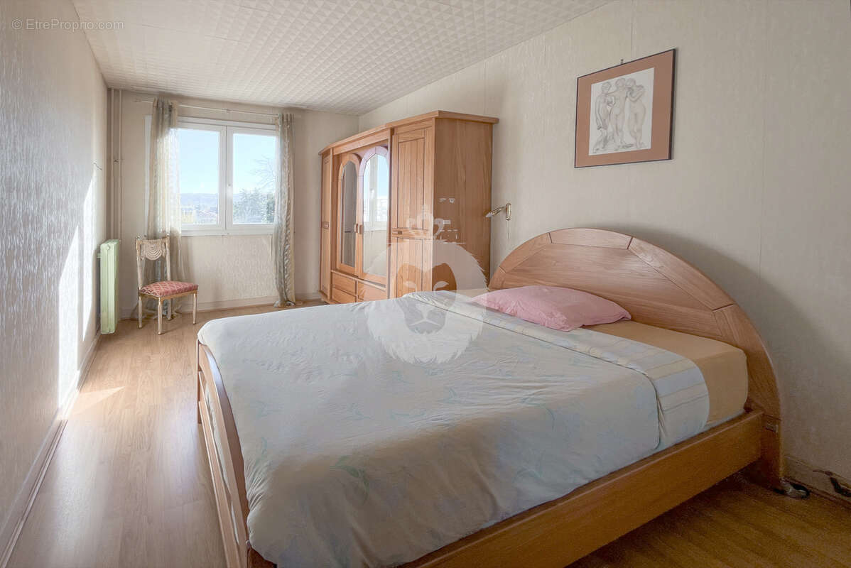 Appartement à SAINT-MAUR-DES-FOSSES