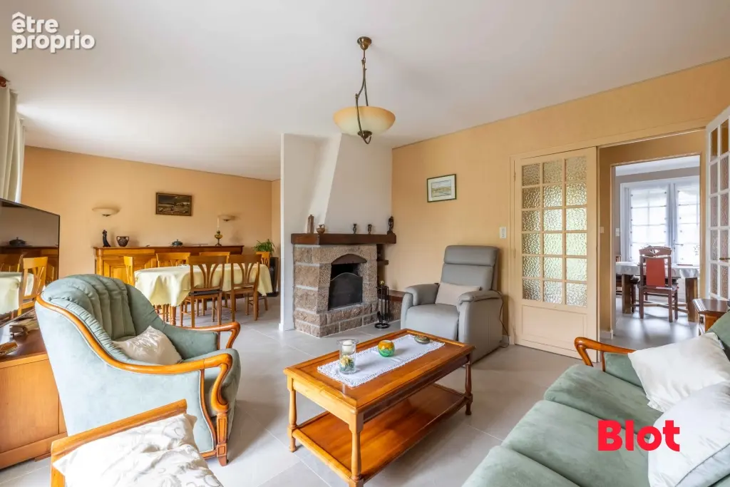 Maison 7 pièces 136 m² à vendre à Saint-Sulpice-La-Foret (35250) - photo 2
