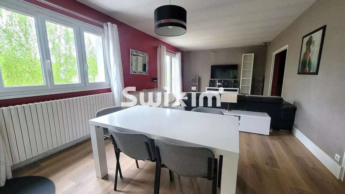 Maison à LONS-LE-SAUNIER