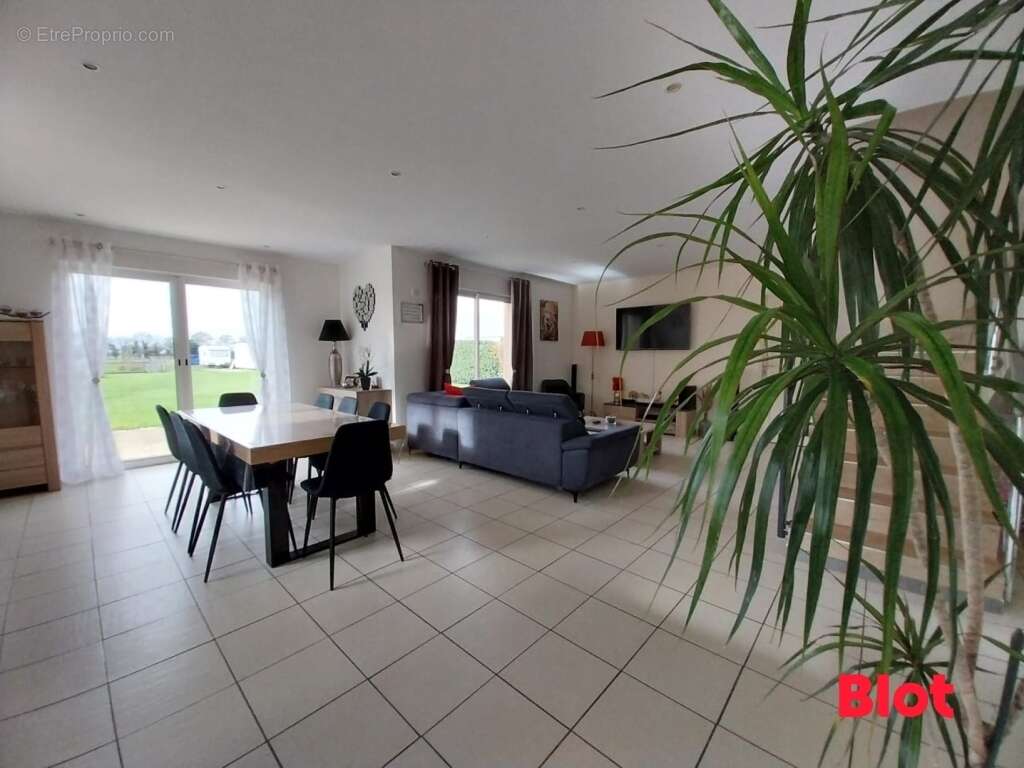 Maison à GRAND-FOUGERAY