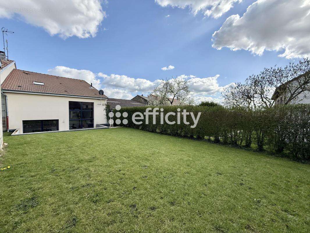 Maison à SAINT-PIERREVILLERS